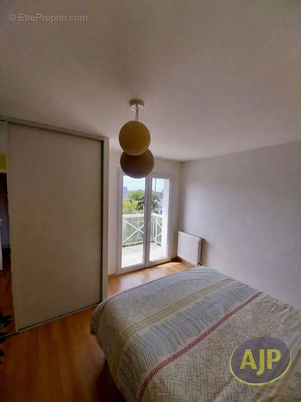 Chambres - Villa d'Architecte avec Jardin à Saint-Marc-sur-Mer