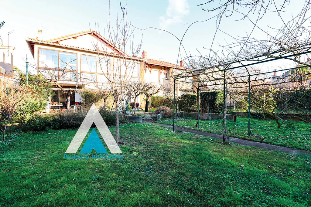 Aed - 7-Piece House with Garden in Sept Deniers
