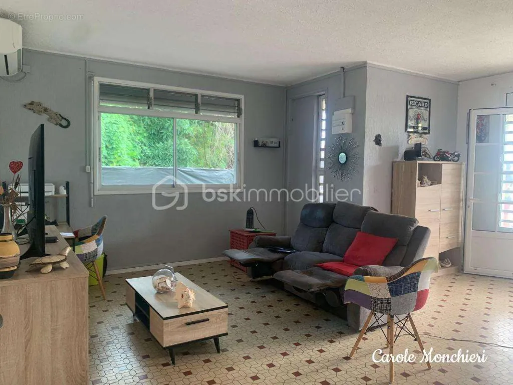 Séjour - Maison avec Atelier et Studio à Basse-Terre