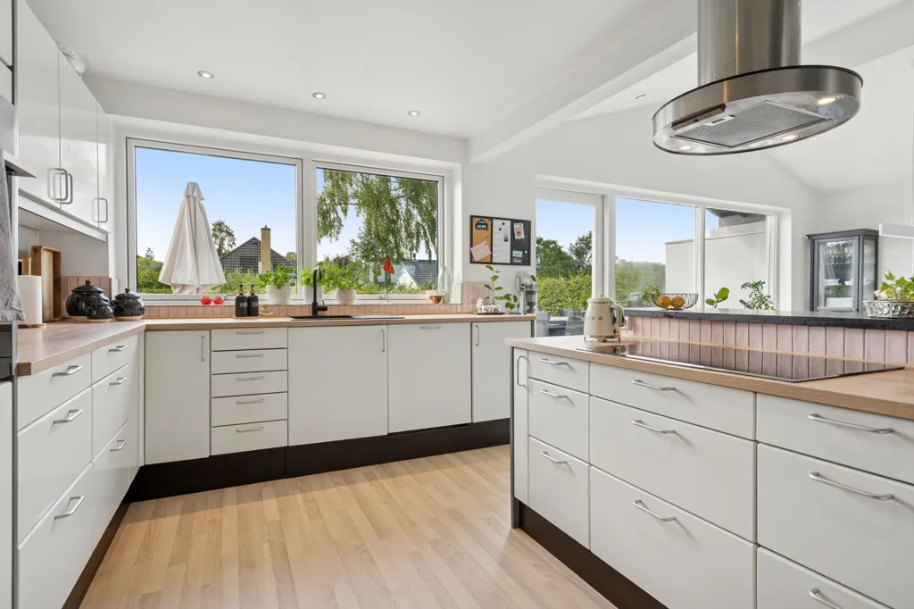 Cuisine - Modernised Villa with Garden near Køge