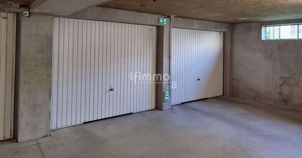 Garage - Appartement Basse Consommation avec Garage à Bischwiller