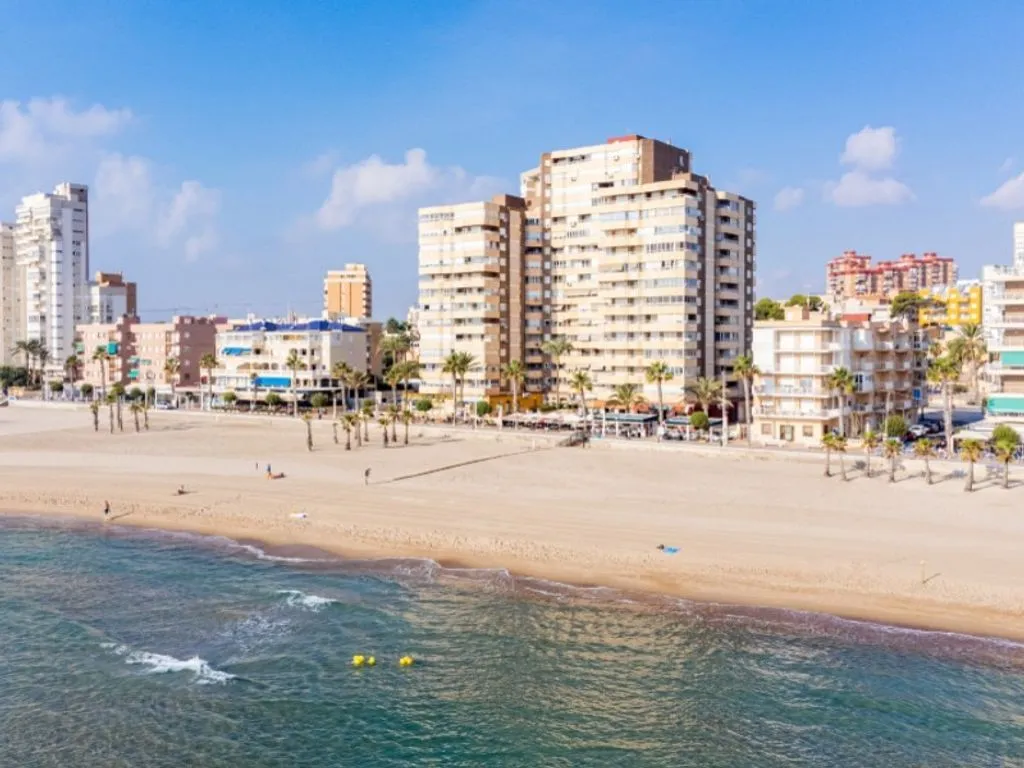 Beachfront Corner Penthouse in El Campello