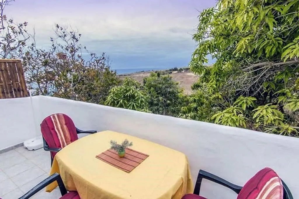 Terrazza - Rustic Farmhouse with Pool near Maspalomas