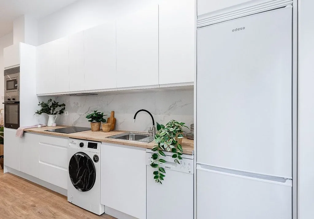 Kitchen - Modern Flat with Lift in Sector Oficios