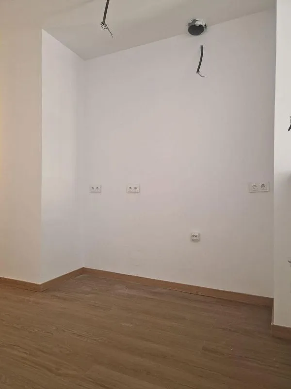 Pièces - Ground Floor Flat with Light in Puerto Real Centre