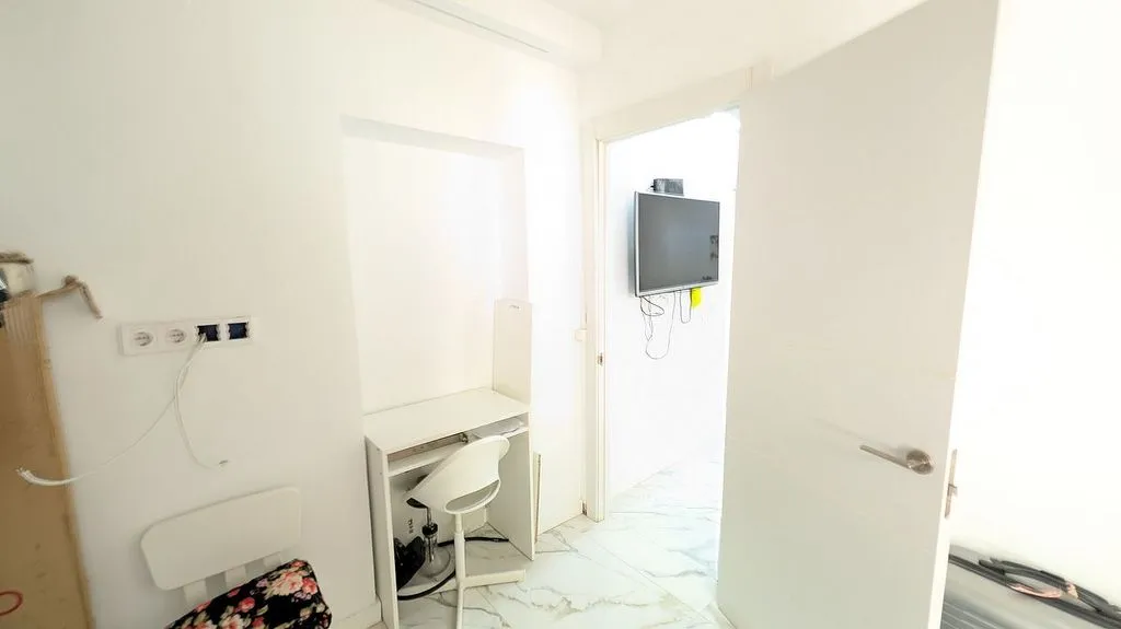 Bureau - 3-Bedroom Flat with Terrace in La Unión