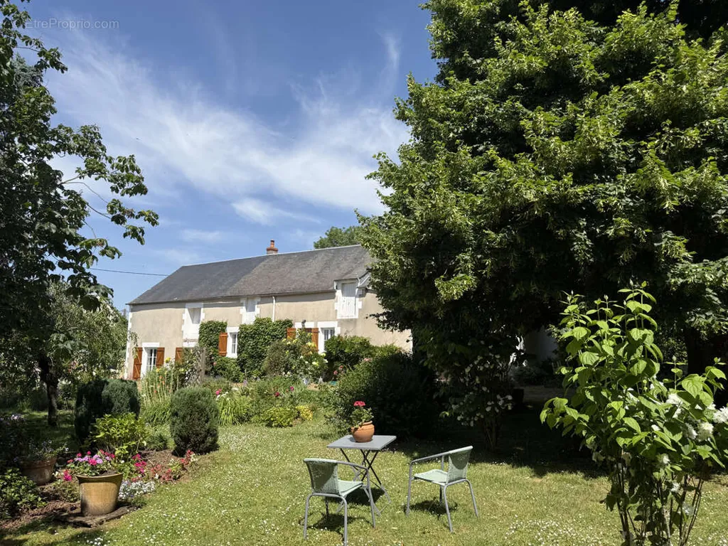 Jardin - Maison Rénovée avec Parc à Crezancy-En-Sancerre