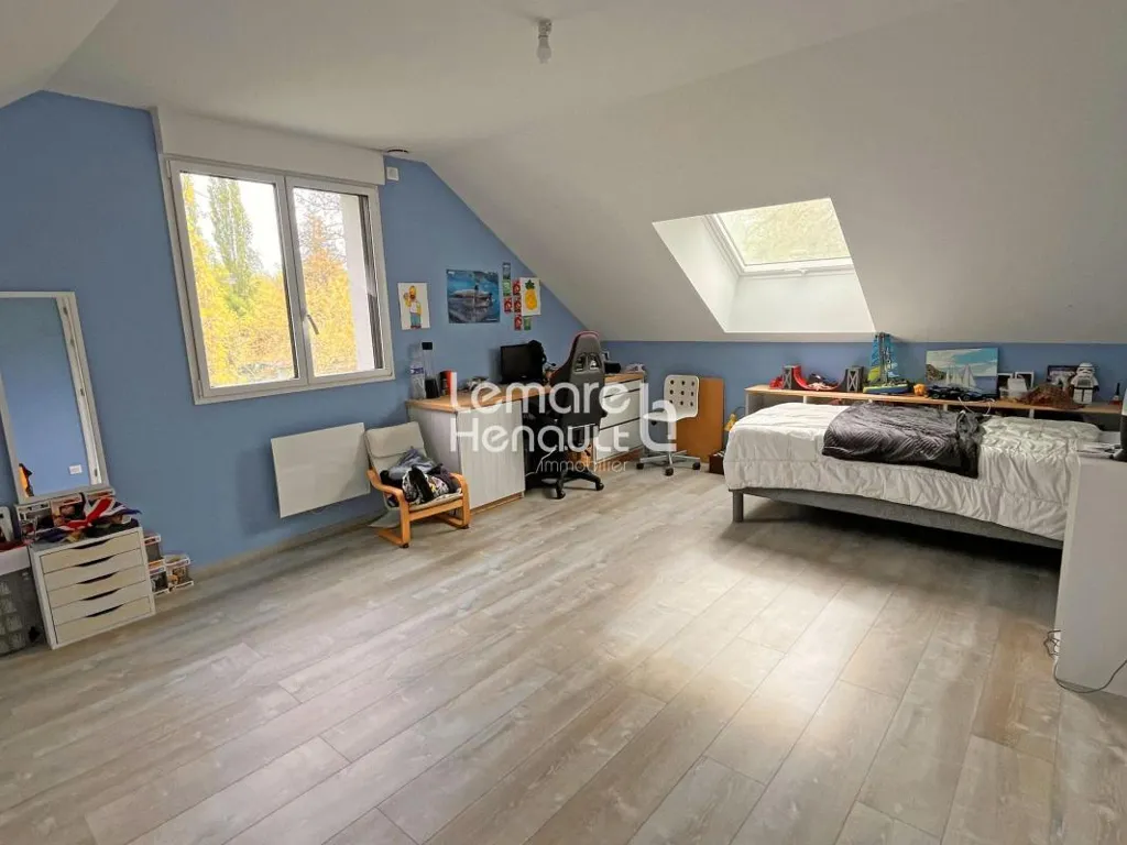 Magamistoad - Contemporary House with Riverfront in 3500 m² Park