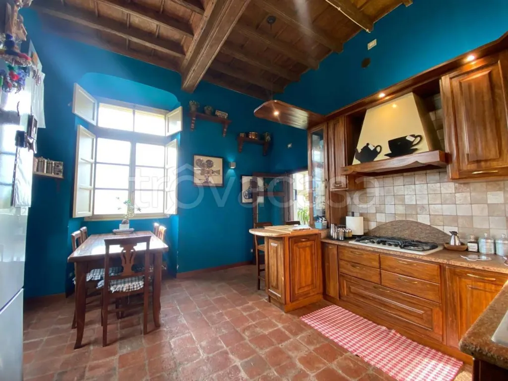 Kitchen - Rustic Villa-Style Apartment with Garden in Moncalieri