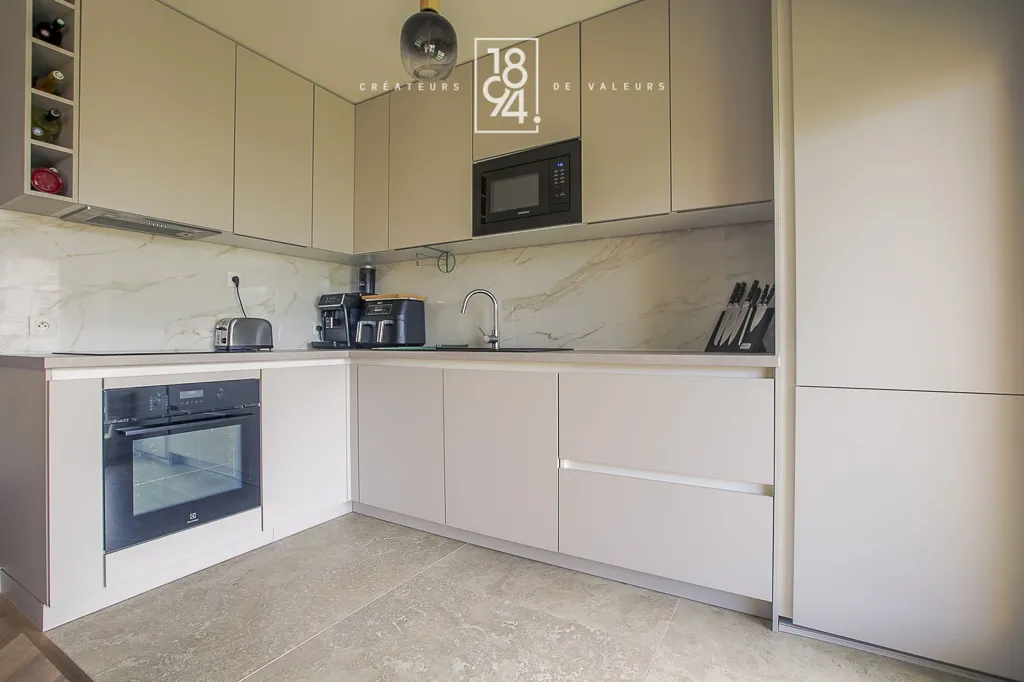 Cucina - 3-Bed Apartment with Terrace in Marseille 8th