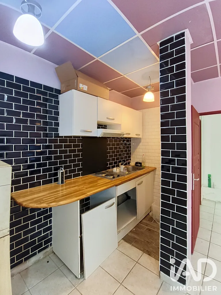 Köök - Commercial Space with Modern Setup in Saint-Denis