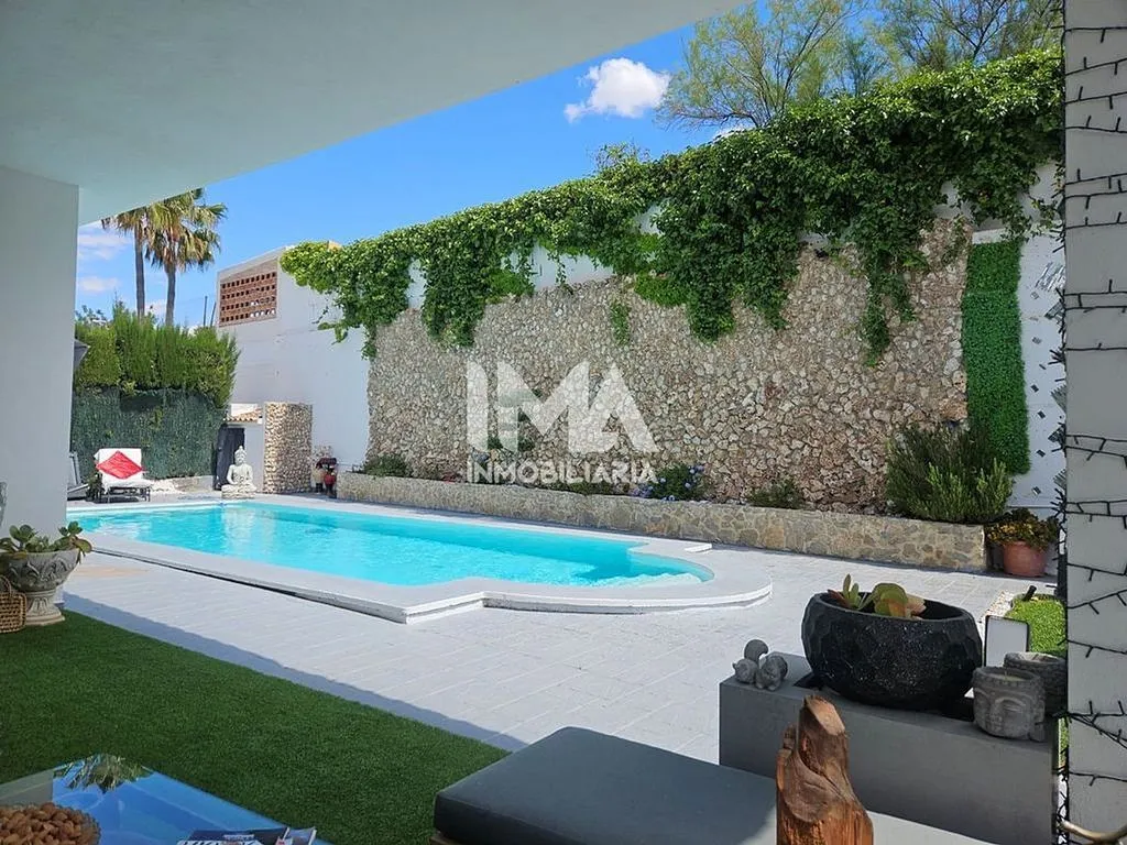 Pool - Chalet with Pool and Terrace in Montepilar
