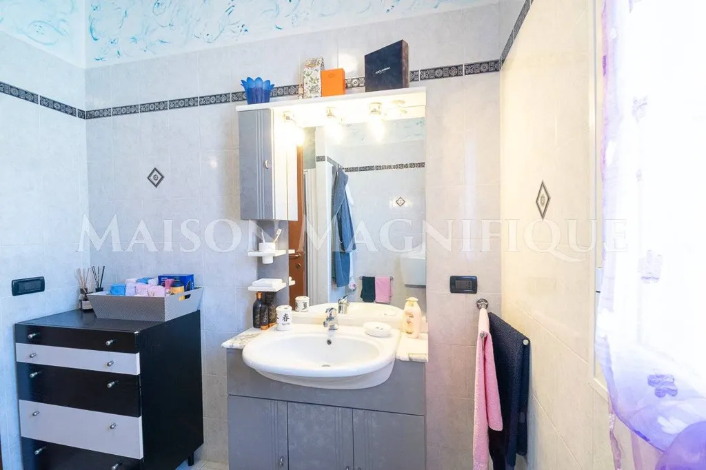 Salles de bain - Newly Built Villa with Garden in Lagosanto