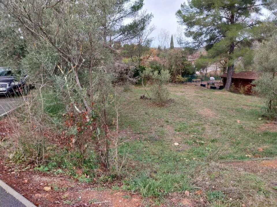 Terrain à Salernes