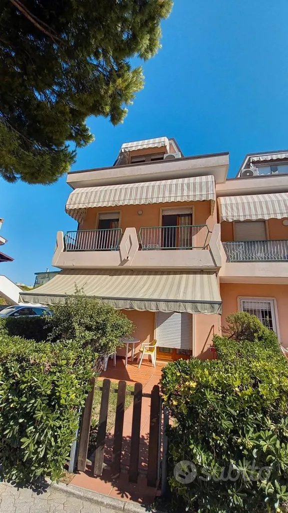 Välivaade - Two-Level Apartment with Sea View in Jesolo