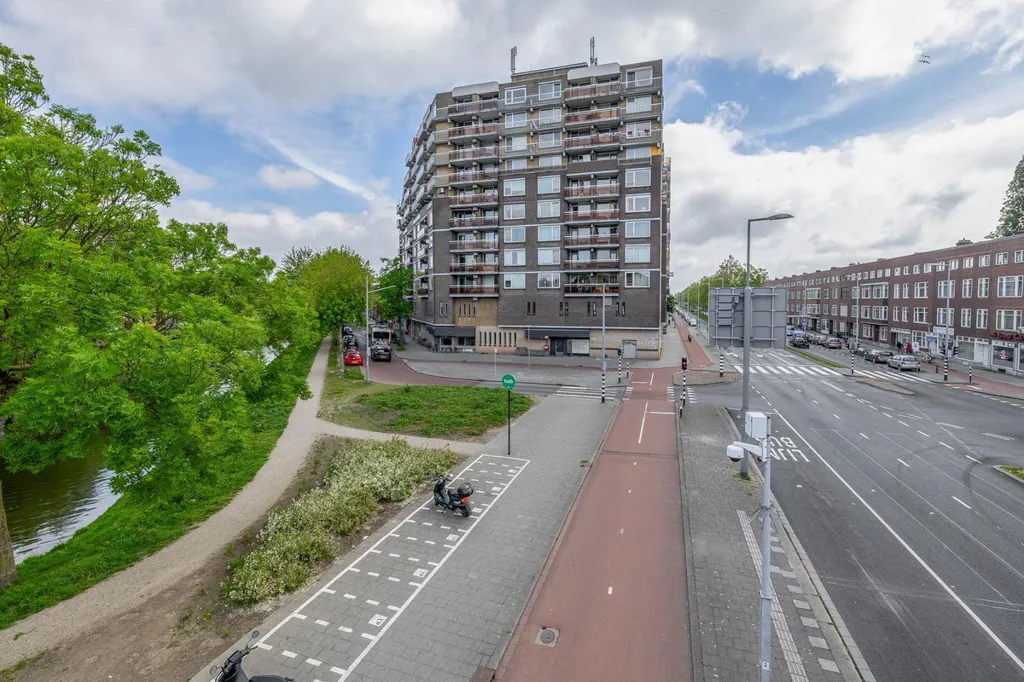 Välivaade - 3-Bedroom Gallery Flat with Balcony in Rotterdam South