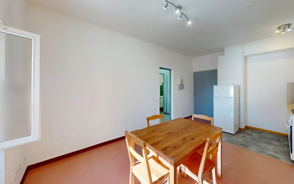 Söögituba - Functional Flat with Parking in Salmiech