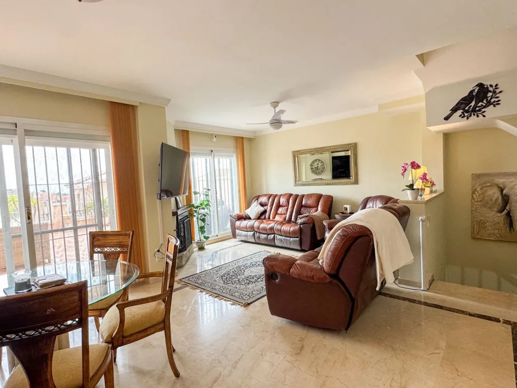 Elutuba - Townhouse with Sea Views in La Duquesa, Manilva