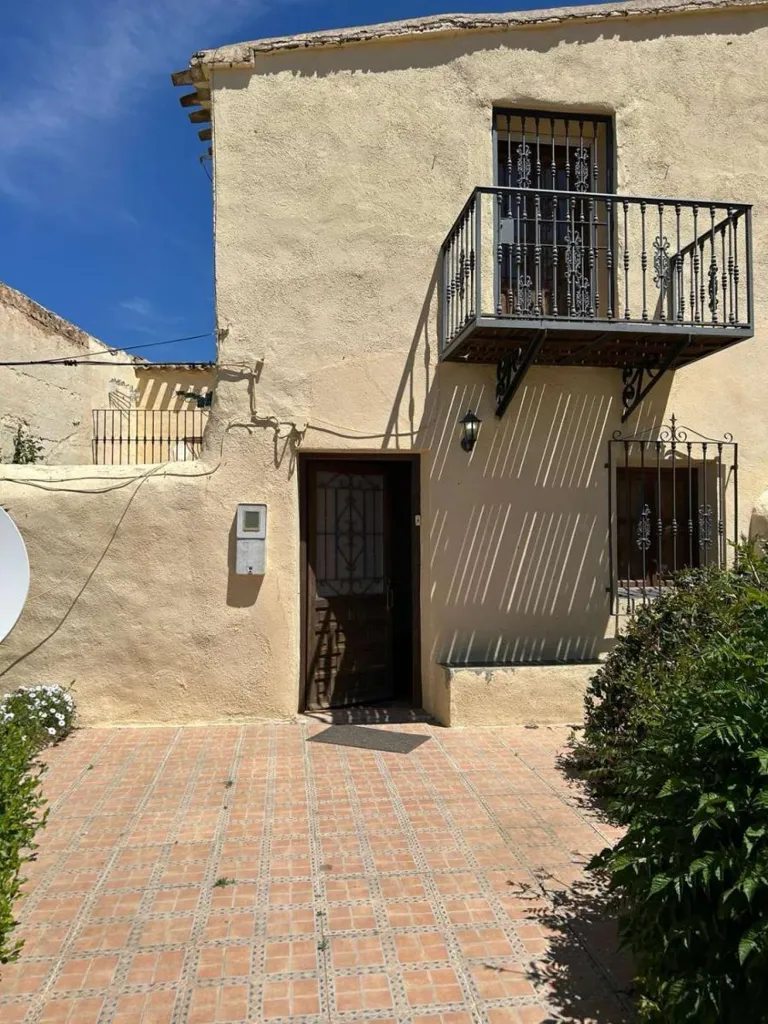 Extérieur - 3-Bedroom House with Mountain Views in Oria