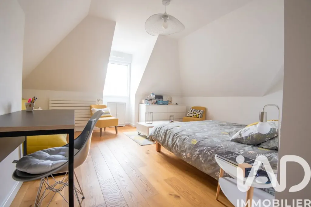 Bedrooms - 6-Piece Apartment with Terraces in Rue des Arènes