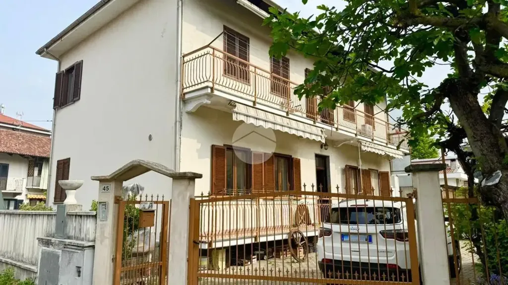 Esterno - Bilocale with Balcony in Settimo Torinese