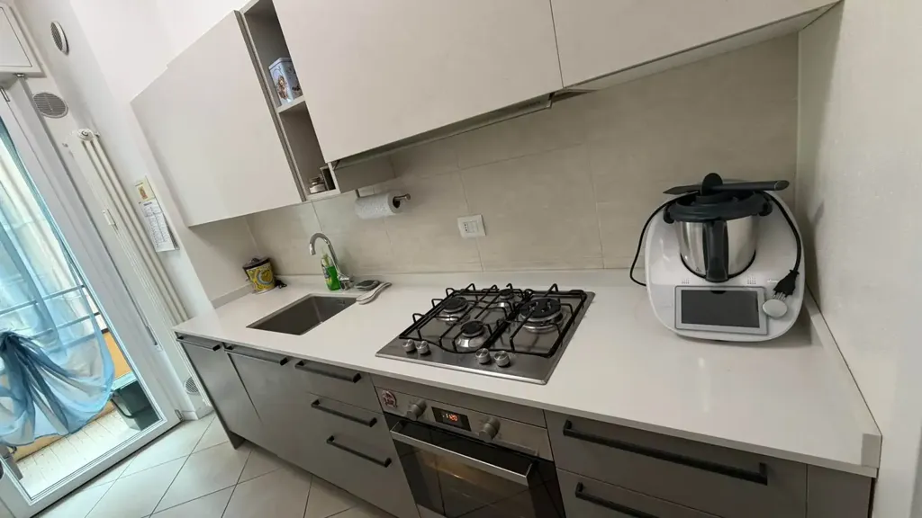 Cuisine - Rustic-Style Flat with Balcony in Mantova