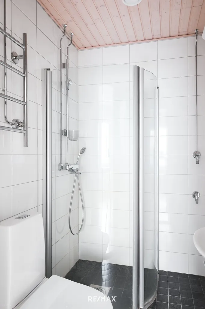 Vannitoad - Modern Flat with Garden Access in Munkkiniemi