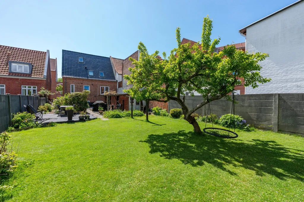 Jardin - 1928 Villa with Garden in Esbjerg