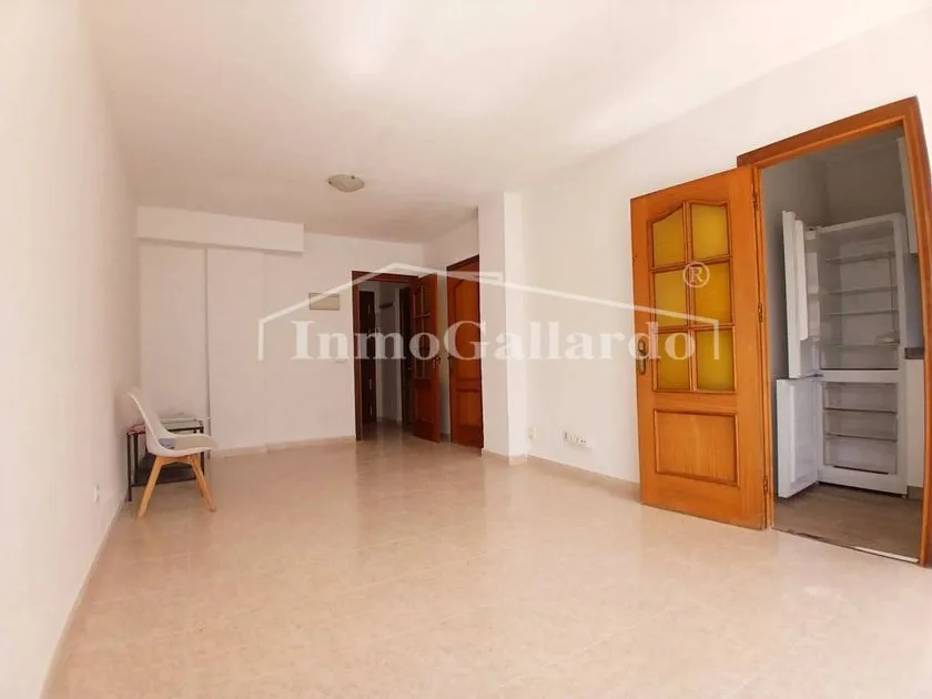 Ingresso - Spacious Apartment with Terrace in Málaga Centre