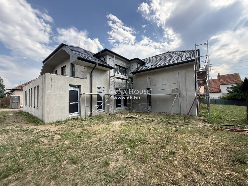 Exterior - Modern Apartment with Balcony in Kecskemét