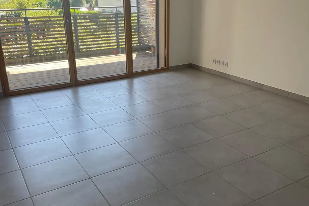 Séjour - Appartement 3 Pièces avec Balcon à Neydens