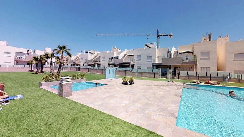Piscine - 3-Bed Flat with Pool in Nueva Torrevieja