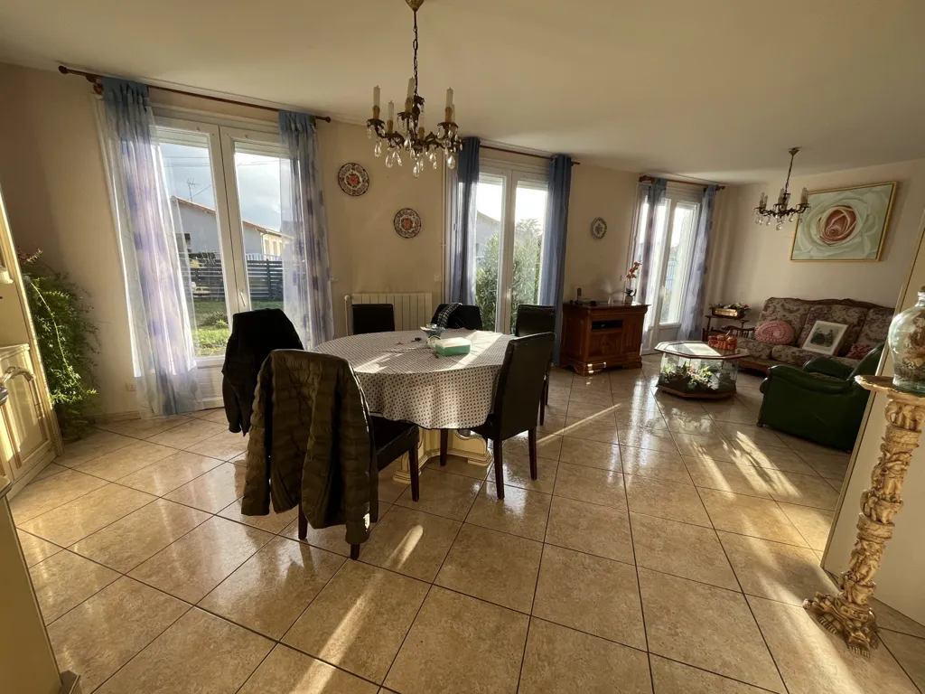Maison de Plain Pied avec Jardin à Thouars