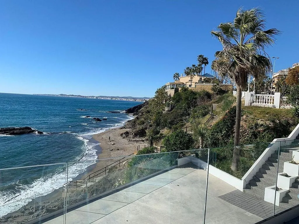 Balcon - Semi-Detached House with Pool in Benalmádena
