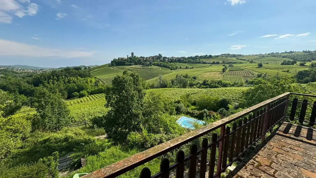Rõdu - Restored 19th Century Villa with Pool in Golferenzo