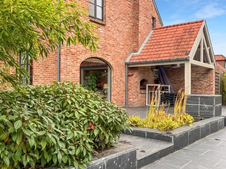 4-bedroom house in BE