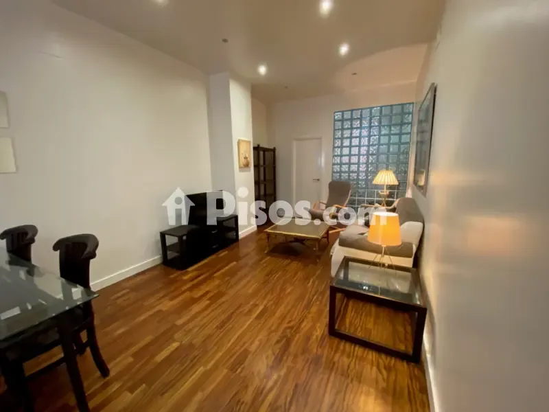 Elutuba - Ample 1-Bedroom Apartment with Balcony in Old Town