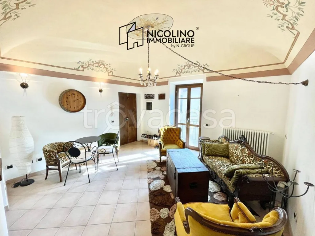 Séjour - Apartment with Balcony in Dogliani Centre