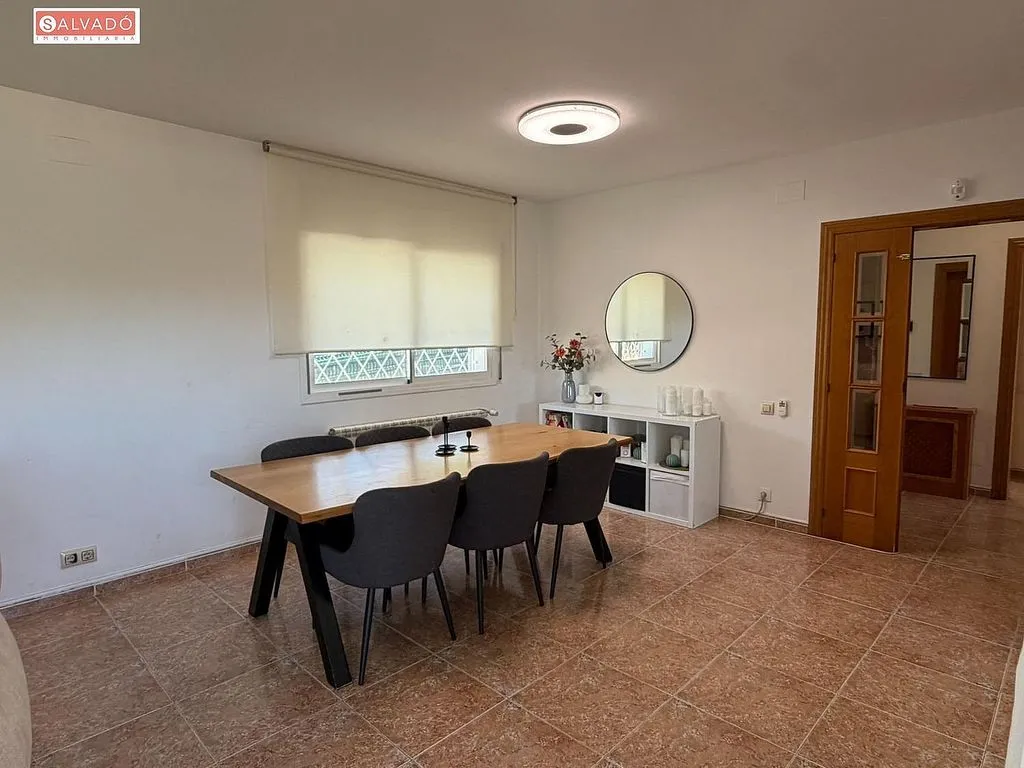 Söögituba - Chalet with Pool and Sea View in Calafell