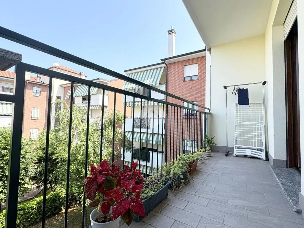 Balcone - Appartamento con balcone in zona tranquilla a Gallarate