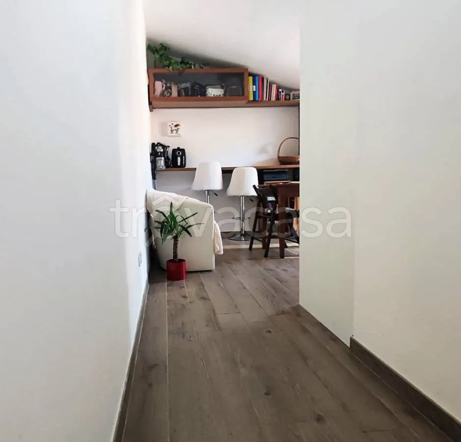Hallway - Panoramic Mansard Apartment in Perugia
