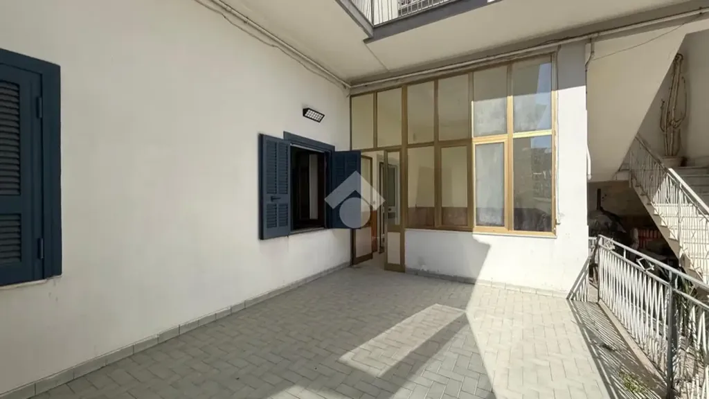 Aed - Three-Bedroom Flat with Terrace in Melito di Napoli