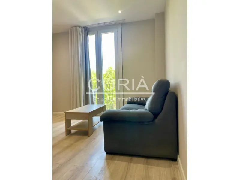 Séjour - Reformed Apartment with River View in Historic Centre