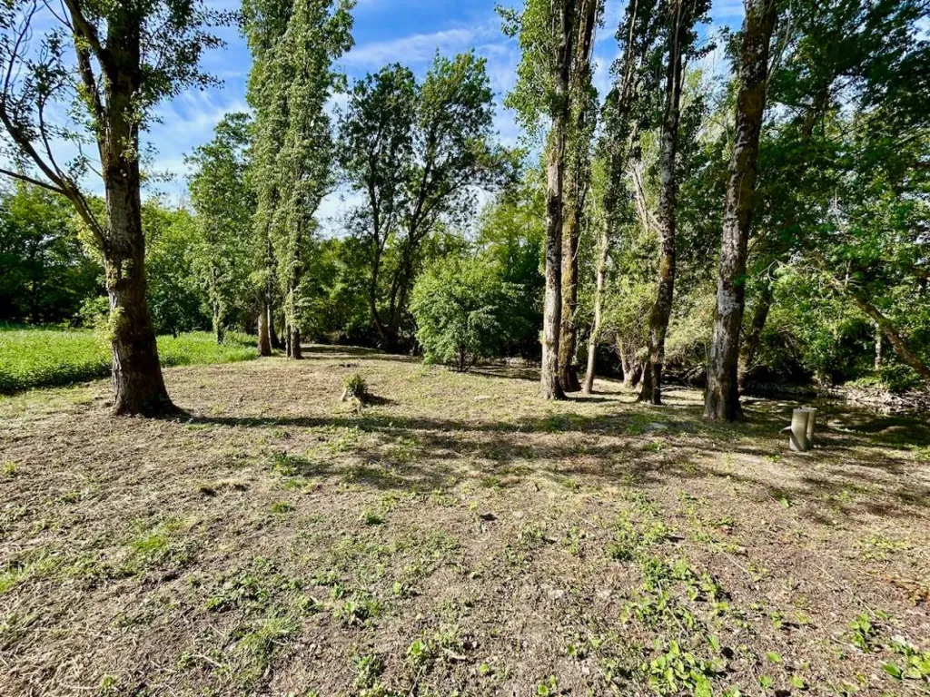 Aed - Leisure Land with River Access in Gievres