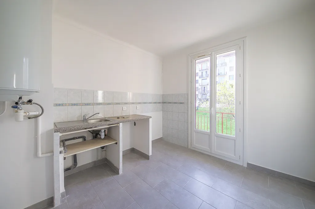Cuisine - Appartement T3 avec Vue Montagne à Corte