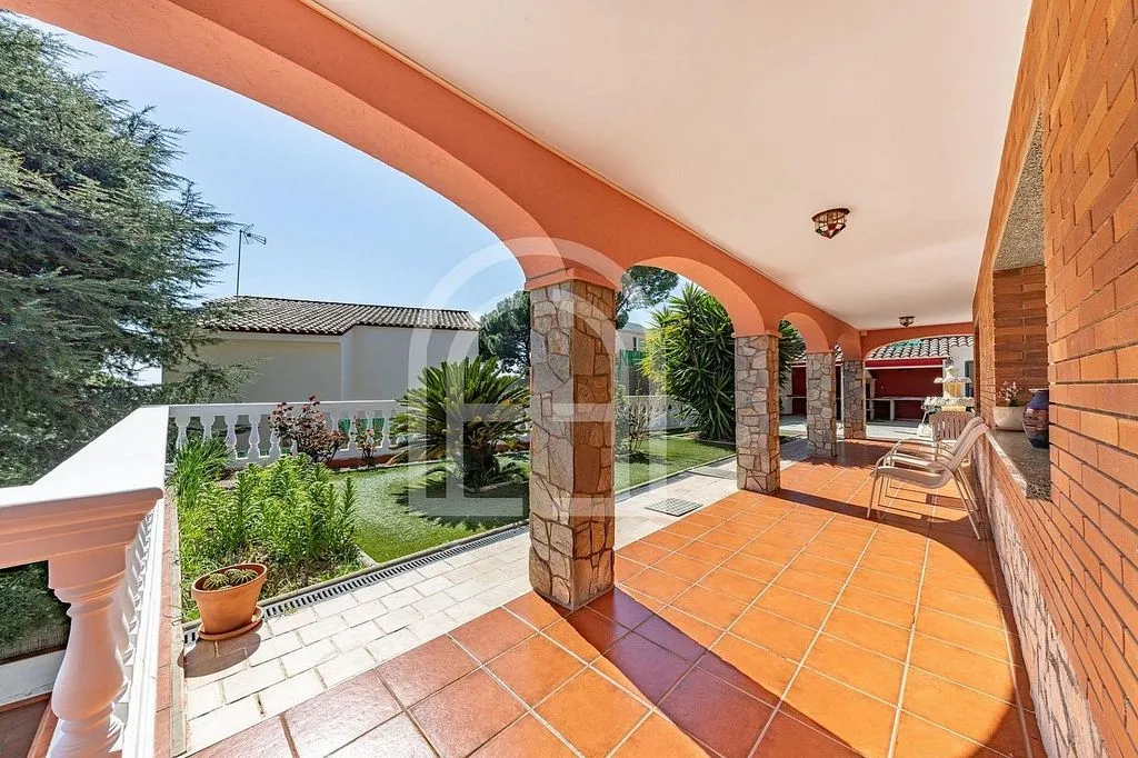 Terrazza - Chalet with Sea Views in Mas Ram, Badalona