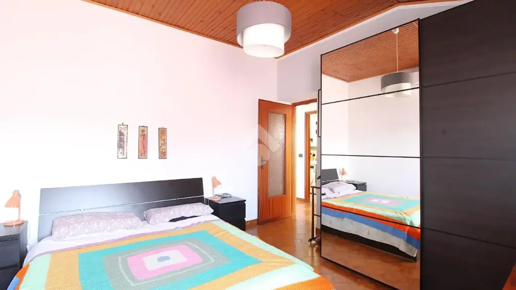Chambres - 3-Room Apartment with Balcony in Santena