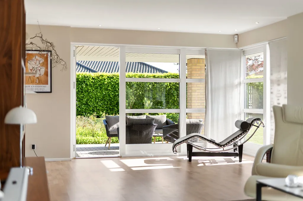 Elutuba - Detached Villa with Garden in Borup