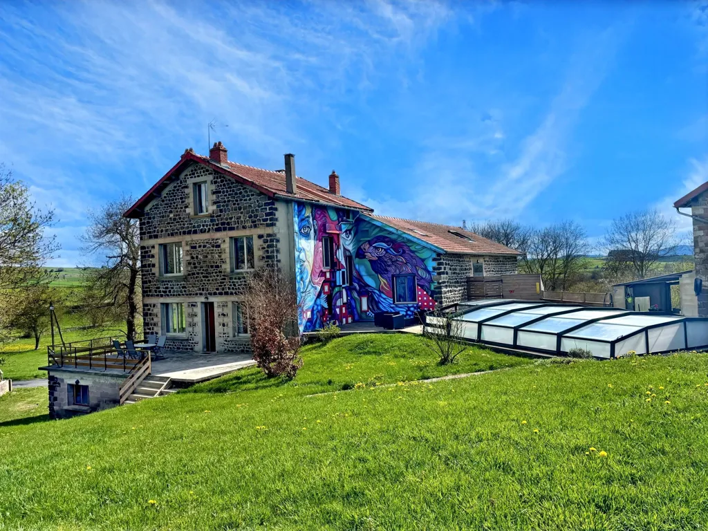 Välivaade - Holiday Cottages with Pool in Haute-Loire