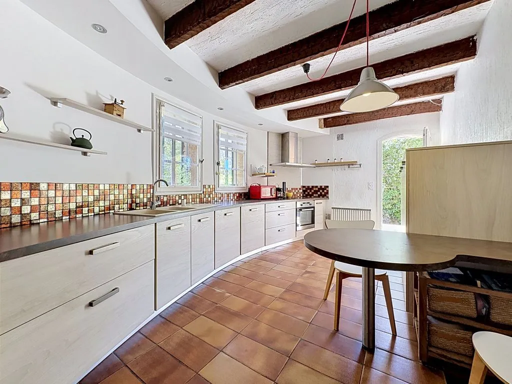 Cuisine - Maison de Luxe avec Jardin au Calme à Saint-Raphaël
